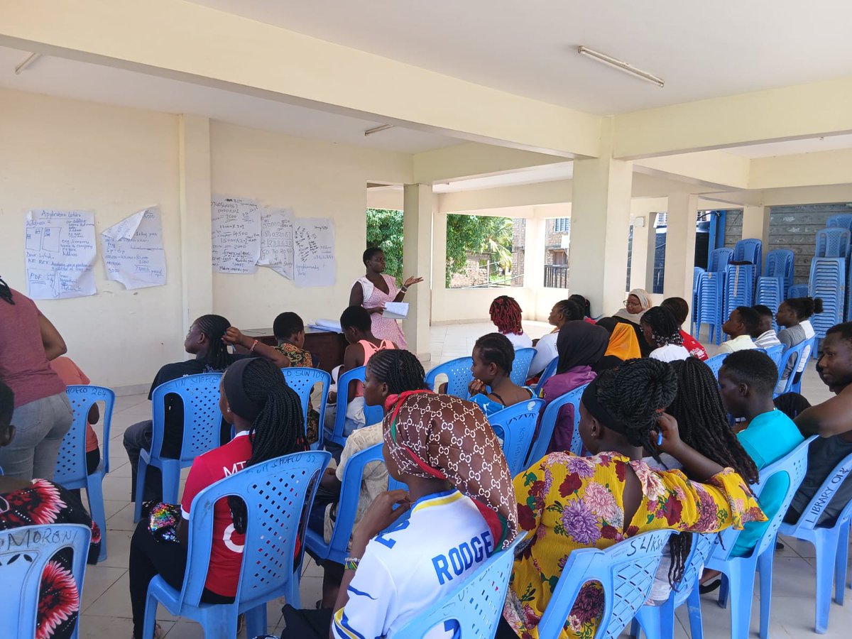 srhkenya1's tweet photo. Being #MentalHealthAwarenessMonth, we held a meaningful session with young people focusing on common mental health challenges such as stress and depression, while also promoting self-love and self-appreciation. 
We emphasized the importance of speaking up and seeking support. https://t.co/oYORksyjKt