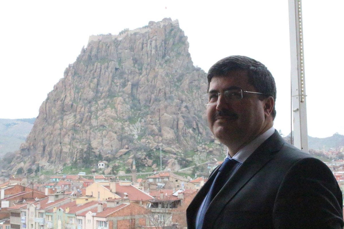 avaliozkaya's tweet photo. Biz Karahisar Kalesine ve Millete sırtını dayayan “Halka Hizmet , Hakk’a Hizmettir” düsturunun mensuplarıyız… https://t.co/aDFETGTifv