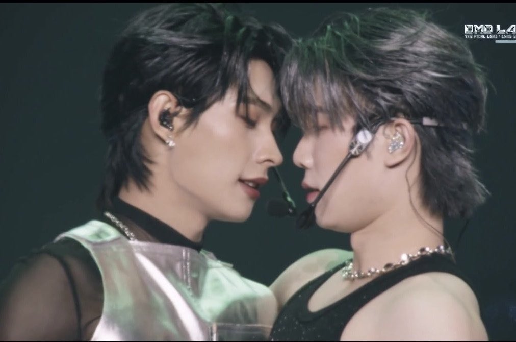 #TutorYim #Mynameis_Yim #TutorKrpt 
A kiss begins long before the lips meet; it begins in a gaze that can no longer look away❤️