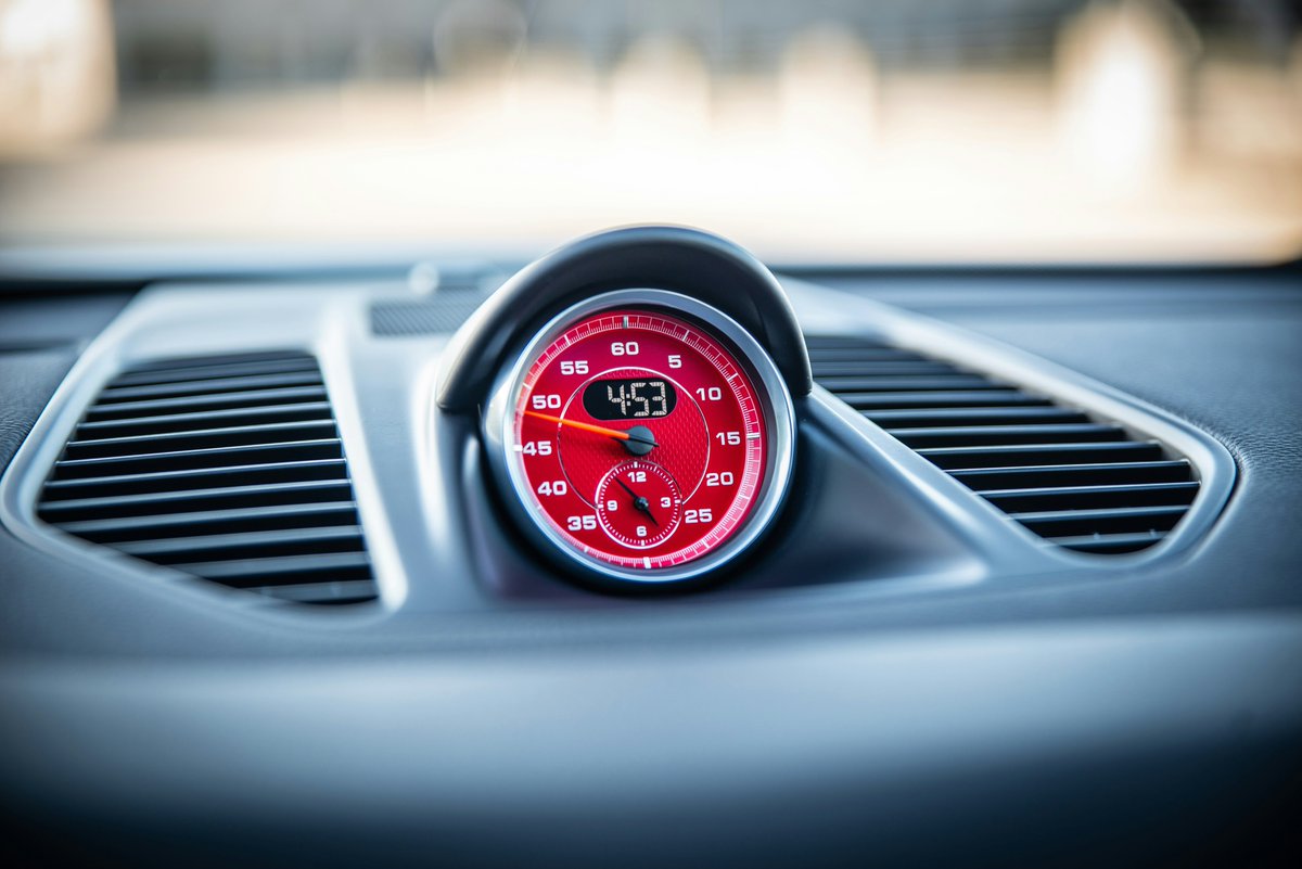 earthcurated's tweet photo. In Finland, speeding tickets can be based on your income, meaning wealthier drivers can pay much larger fines. https://t.co/4lYZ2rArpA