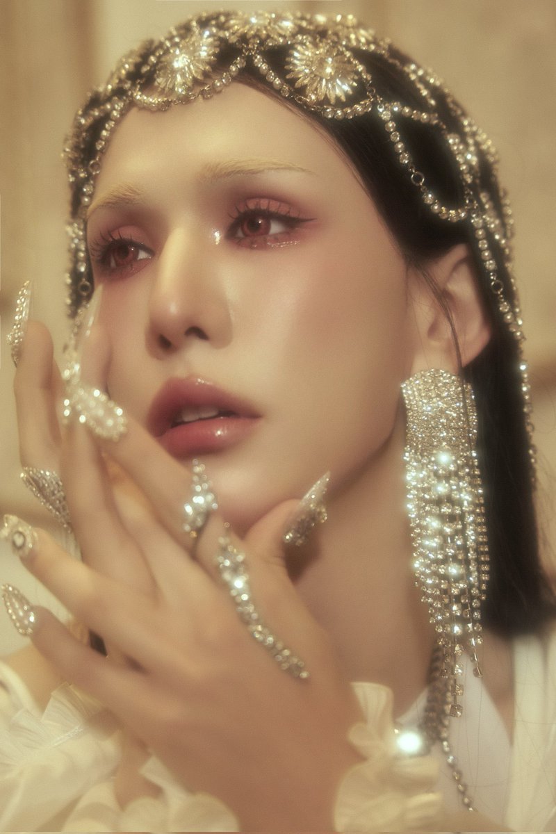 _ktnudn's tweet photo. これが加工とかCGじゃなくて、ほんまもんの現実の人たちがいて…………XLOVってグループなんですけども………… https://t.co/Fk6Nb4mJUr