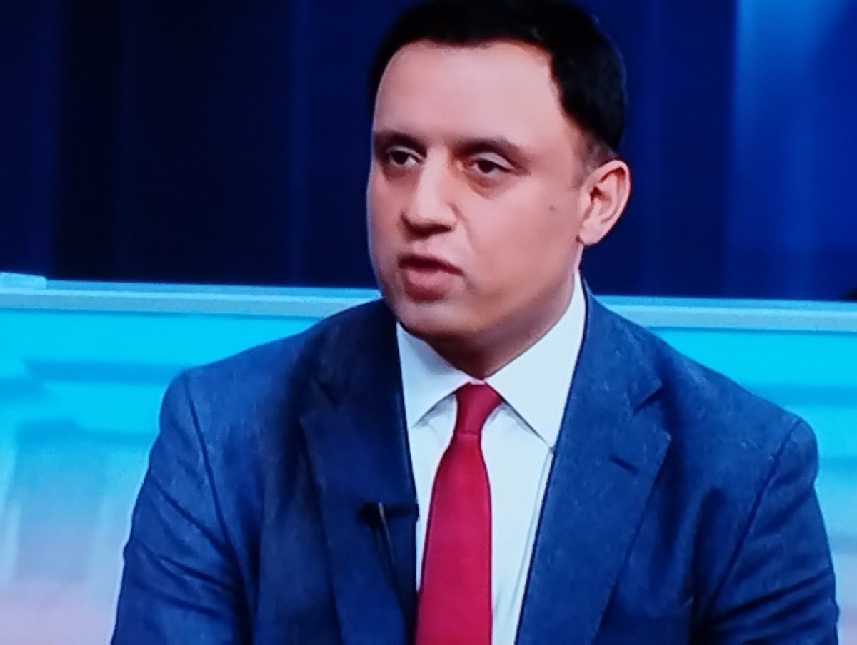 tozdee57's tweet photo. So, currently we have two #Labour 'leaders' hanging around like a bad smell! Both are deeply unpopular, delusional and fail to understand that they will never be able to turn things around! They should both go now! #doubledunter https://t.co/LNFMH2KDee