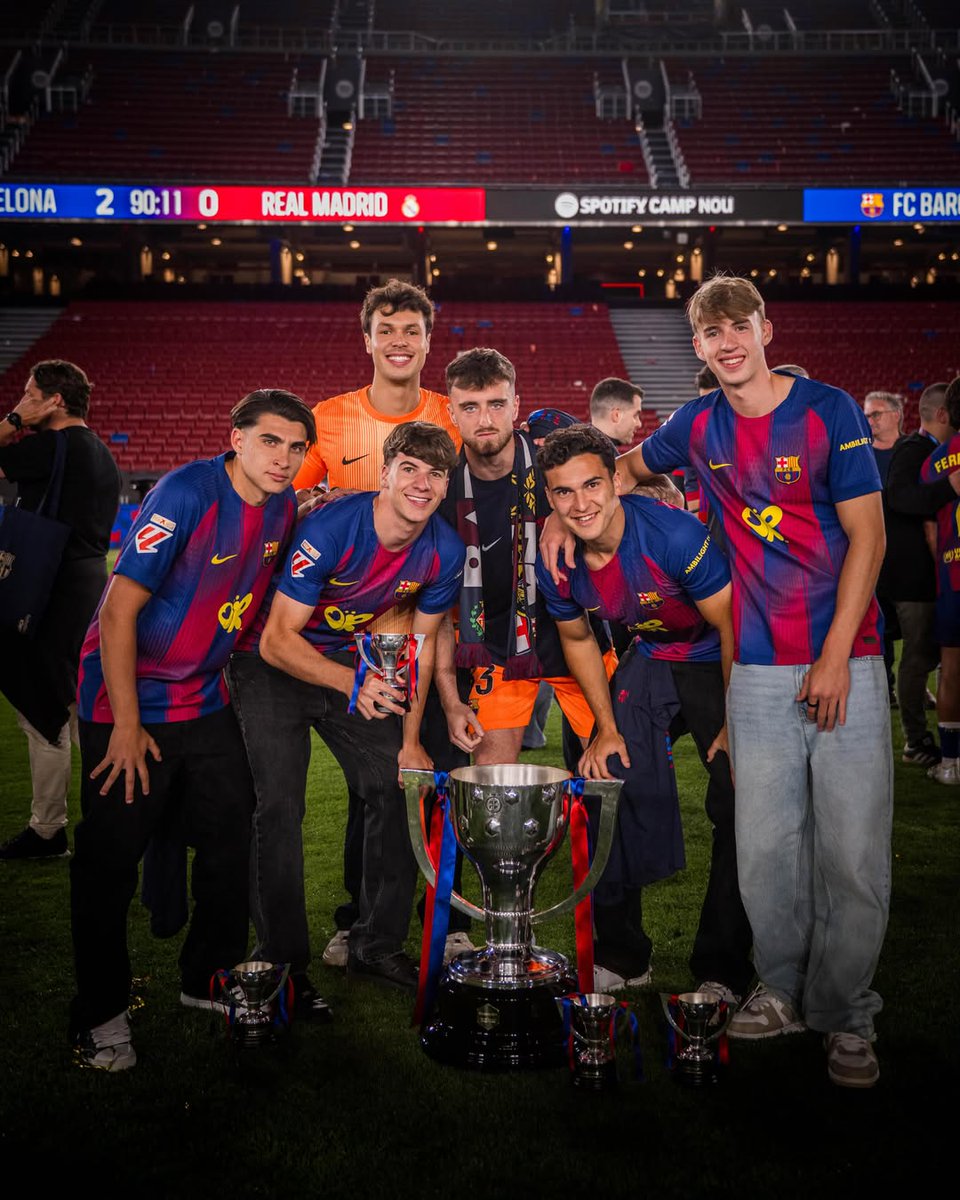 forcabarca_ar's tweet photo. توني فرنانديز:

أمس عشتُ حلم الاحتفال بلقب معكم يا كوليز!😍❤️

تحيا برشلونة وتحيا كتالونيا 💙❤️ https://t.co/UIMfngYbzW