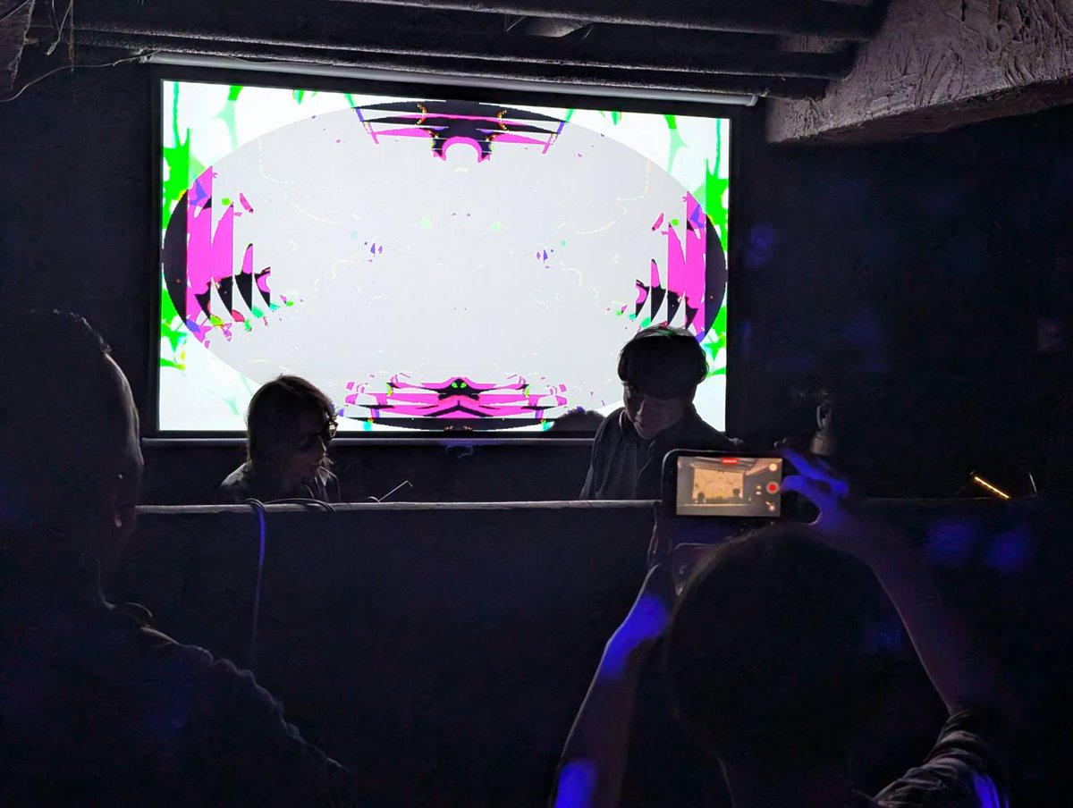 tmykskkd's tweet photo. 先週末の揺れる Vol.6 at PLASTIC THEATERは
Shingo Nakamuraさんをお迎えしてスペシャルにお送りしました。
たくさんのご来場ありがとうございました。

まさかNakamuraさんとまた札幌でご一緒できるとは思ってなかったので嬉しかった！ https://t.co/lOSZ5H8z4h