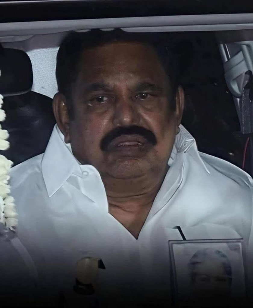 Writer_Naina's tweet photo. 6 மாதங்கள் அவர் தெருத்தெருவாக சுற்றி வாக்கு சேகரித்தார். பாஜக, பாமக, அமமுக உள்ளிட்ட கட்சிகளை perception அடிப்படையில் ஒருங்கிணைத்து வலுவான கூட்டணியையும் உருவாக்கினார். விஜய்யின் வருகையால் தேர்தல் முடிவுகள் வேறு திசையில் சென்றிருக்கலாம். இருந்தாலும் கிடைத்த 47 MLAக்கள் எடப்பாடியின் உழைப்புக்கான அங்கீகாரமே.

அப்படிப்பட்ட ஒருவரை இப்போது தாக்கி, அவமதித்து, அவரிடமிருந்தே கட்சியை பறித்து தனிமைப்படுத்த முயல்வது மிகப்பெரிய துரோகம்

எஸ்.பி. வேலுமணி, சி.வி. சண்முகம், சி. விஜயபாஸ்கர் போன்றவர்கள் இந்தச் செயலைச் செய்யத் துணிந்துவிட்டார்கள்.