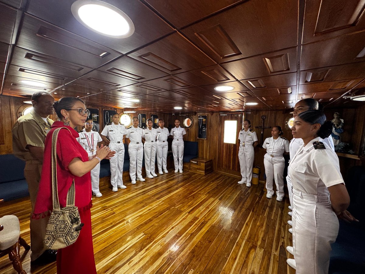 EmbcolPBajos's tweet photo. The #ARCGloria sails the world with women who lead and represent Colombia 🌊🇨🇴 At #VelasCuraçao2026, Ambassador Carolina Olarte met with the women cadets on board: their presence builds role models and opens doors for generations to come. #FFP @CancilleriaCol https://t.co/o4KFcCyO3O