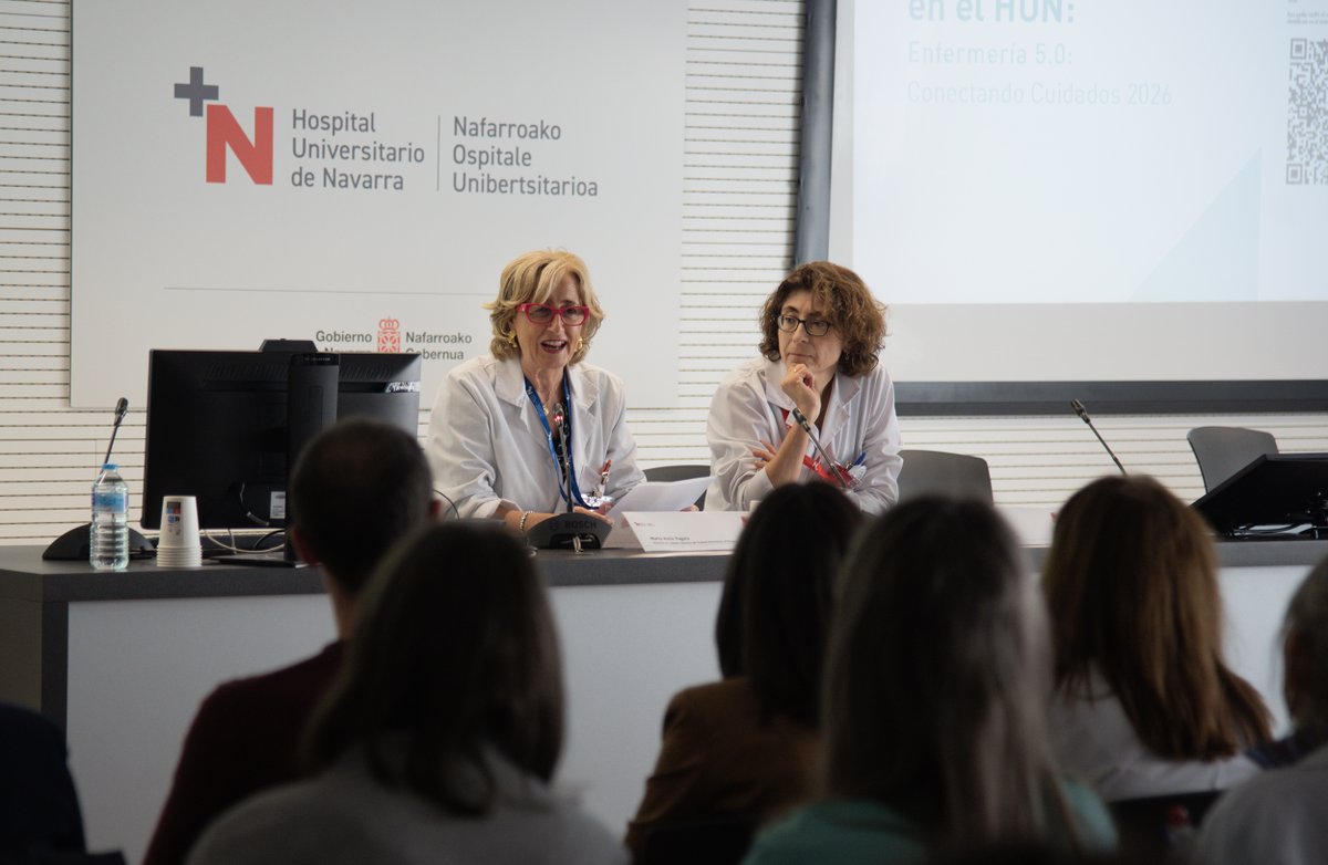 Coenav's tweet photo. #DíaInternacionaldelaEnfermera: el HUN celebra la jornada “Enfermería 5.0: Conectando cuidados”  🩺✨

📊 La enfermería del SNS-O en datos:
👥 4.298 profesionales
🏥 70% en hospitales
🏠 27% en Atención Primaria
👩‍⚕️ 91,4% mujeres | 👨‍⚕️ 8,6% hombres

👉 https://t.co/mIbwf4UIPP https://t.co/Add6d1cLOQ