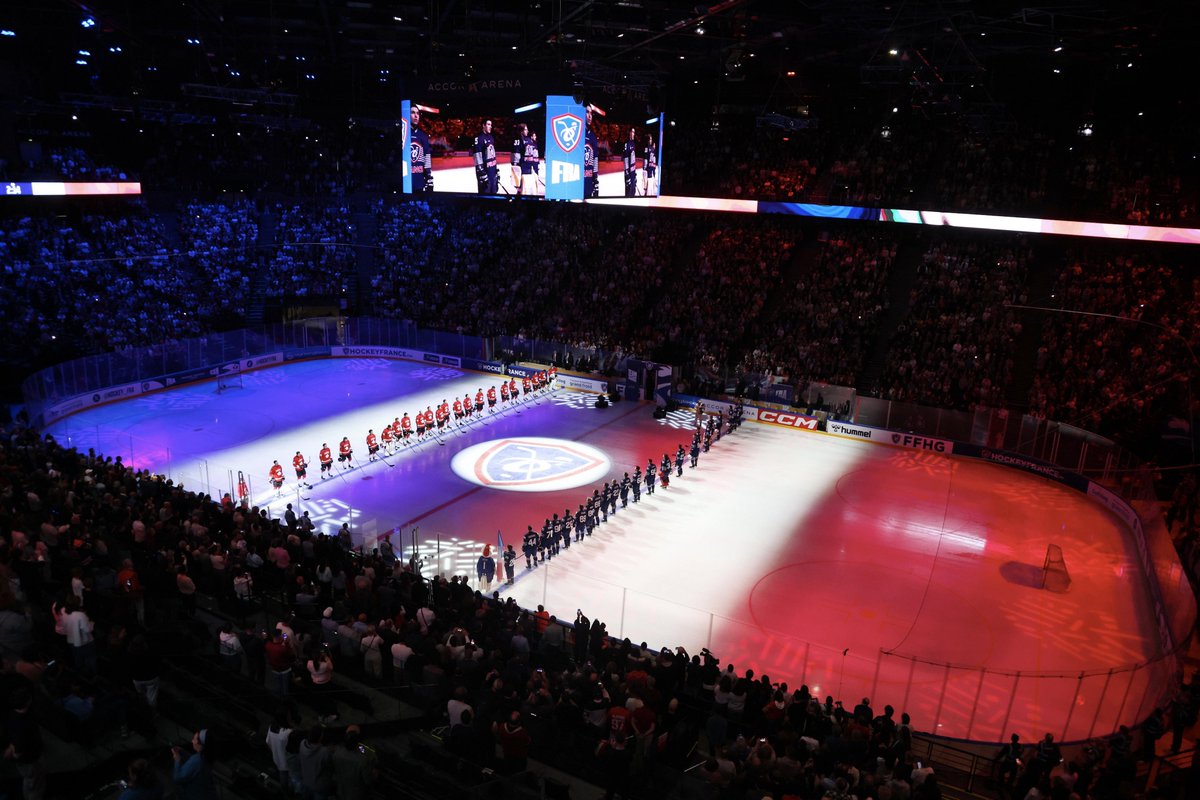 Hockey_FRA's tweet photo. 🏒 Retour sur cet après-midi d'exception à l'Accor Arena devant 𝟭𝟯𝟴𝟳𝟳 𝗦𝗣𝗘𝗖𝗧𝗔𝗧𝗘𝗨𝗥𝗦 🔥

📷 Xavier Lainé / FFHG https://t.co/uIsQWifNse