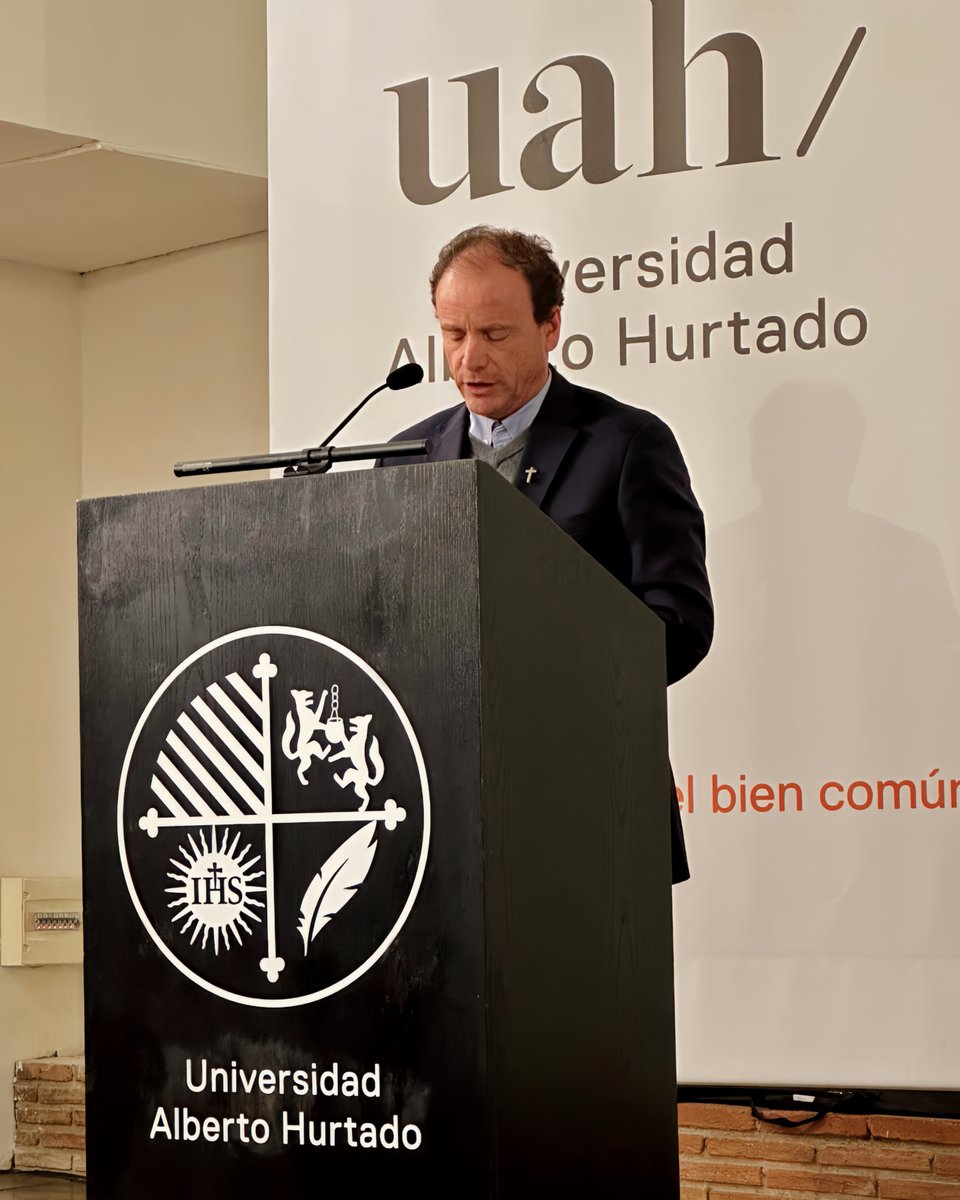 FilhumUAH_'s tweet photo. @pucp Una instancia que reafirmó el valor de las humanidades y del pensamiento crítico en la @uahurtado  para comprender el presente y aportar a las conversaciones que hoy atraviesan nuestras sociedades.
#Historia #FILHUM #UAH https://t.co/l04Vg9QVM5