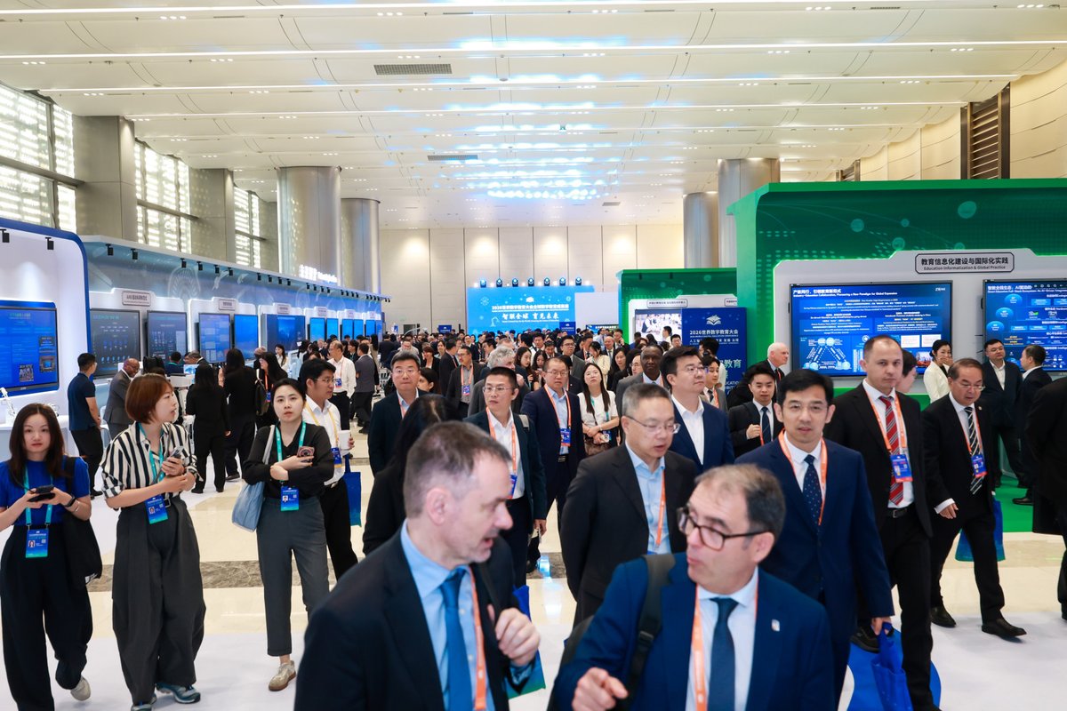 hangzhoufeel's tweet photo. 🧑‍🎓🌏Themed on "AI+Education: Transformation, Development, Governance", the ongoing 2026 World Digital Education Conference held in Hangzhou aims to explore how AI can drive systemic educational transformation, advance high-quality development, and build a more inclusive, secure, and sustainable global governance framework. 

🤩During the conference, international participants from education organizations and universities visited representative schools and companies leading in the field of AI in Hangzhou.

#SmartHangzhou #WorldDigitalEducationConference #AIinEducation #FutureLearning