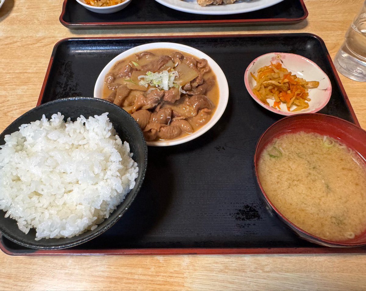x5drv's tweet photo. あまりにも美味しくて、人生最後に食べたい料理に即決した「食堂とみ」さんのもつ煮
とろとろで味噌が染みて箸が止まらなかった！お人柄も最高 https://t.co/yhENCnH9De