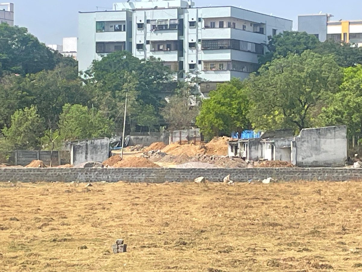 akula_bjp's tweet photo. In Nizampet, Sy No 233/1&amp;3, occupying an acre of govt land,big construction without permissions, regarding 2 officers purchasing land &amp; illegal permissions on govt lands,an investigation should be conducted.@TelanganaCMO @Comm_HYDRAA @MC_Cyberabad @Collector_MDL @tahsildhar1 https://t.co/2Rk5AYzrPJ