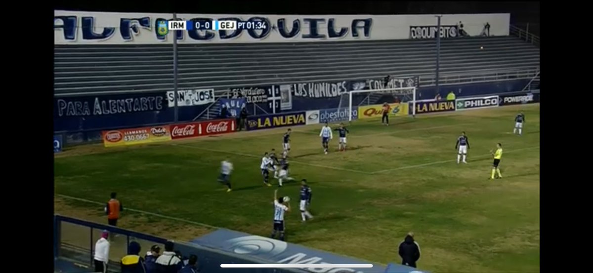 Gatodeamerica's tweet photo. @nach_villarroel Mejor fusionarme con Chacras que tener en la tribuna el nombre de un reconocido Hincha Baboso.
De eso no se vuelve, Equipito diminuto y sin identidad. https://t.co/ZiEXElELrm