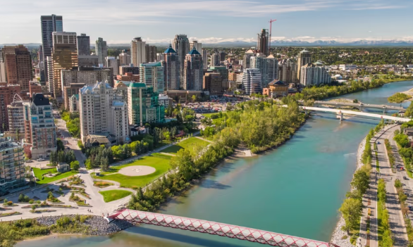 TalentPoolHub's tweet photo. Opportunity is calling! Employers across #yyc are actively hiring, including @CPKCrail @ATCO @CSECyyc @BMO @Loblawco @SAIT @ENMAX @EarlsKitchen @Cineplex @CactusClubCafe and more.

Explore the full list via @DailyHiveYYC: https://t.co/T3Pq4jFn3D https://t.co/4p8CJ2S14U