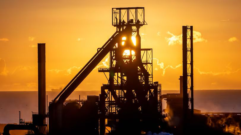 MarioNawfal's tweet photo. 🇮🇷🇬🇧 The Iran conflict is now costing Britain 163,000 jobs, and the poorest regions are getting hit hardest.

Soaring energy prices, supply chain disruption and collapsing consumer spending are the reasons behind the losses.

London loses 25,000 jobs. Birmingham 12,500.

South Wales and the Humber (2 of the UK's lowest income areas) face the sharpest cuts in manufacturing and construction.

Heathrow passenger numbers dropped 5.3% in April with 400,000 fewer travellers than the same month last year.

The people with the least savings are losing the most jobs... during a war they have nothing to do with.

Source: The National