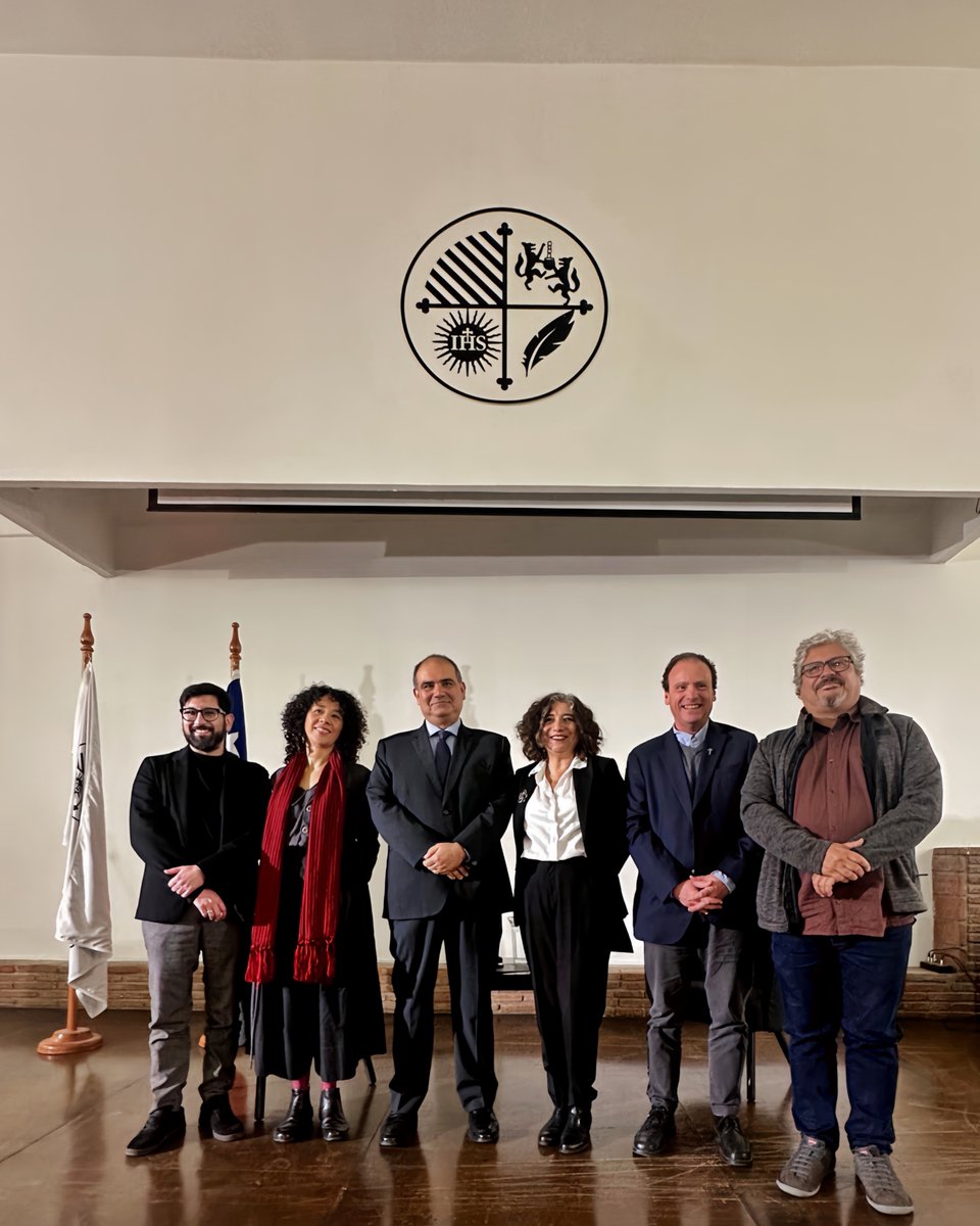 FilhumUAH_'s tweet photo. 📚 ¿Qué rol tiene hoy el historiador en la esfera pública?
La inauguración del año académico del Departamento de Historia de la @uahurtado  abrió una reflexión profundamente actual sobre el lugar de las humanidades en el debate contemporáneo. 🧵 https://t.co/Ck8hobJJjK