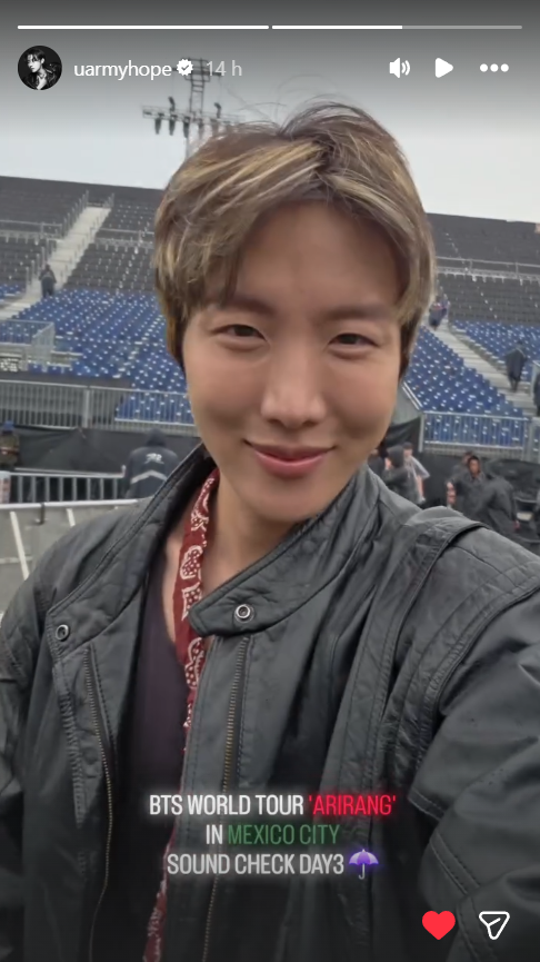 Annika_2402's tweet photo. Short today but as always filled with Bangtan's love #DailyBangtanRecap on the day of the last concert in Mexico City! Thank You Bangtan and all the beautiful Mexican Army! - 11th May KST #InTheBTSMagicShop 💜
https://t.co/rAHdJampMp
The May calendar (pinned) has been updated too https://t.co/NGC2KcGIk1