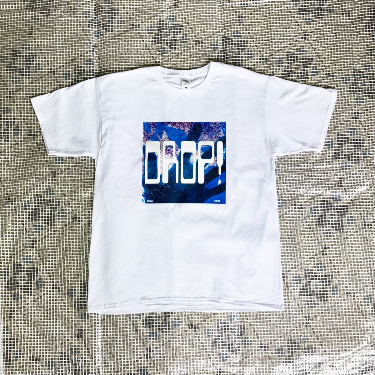 Turzi's tweet photo. 💥 Drop! T-shirts now available 💥

→ https://t.co/U9BnjEyaKy
→ https://t.co/XMi8K7t08G 

(white/black/blue/purple/green/red) https://t.co/RmRJmQvMQF