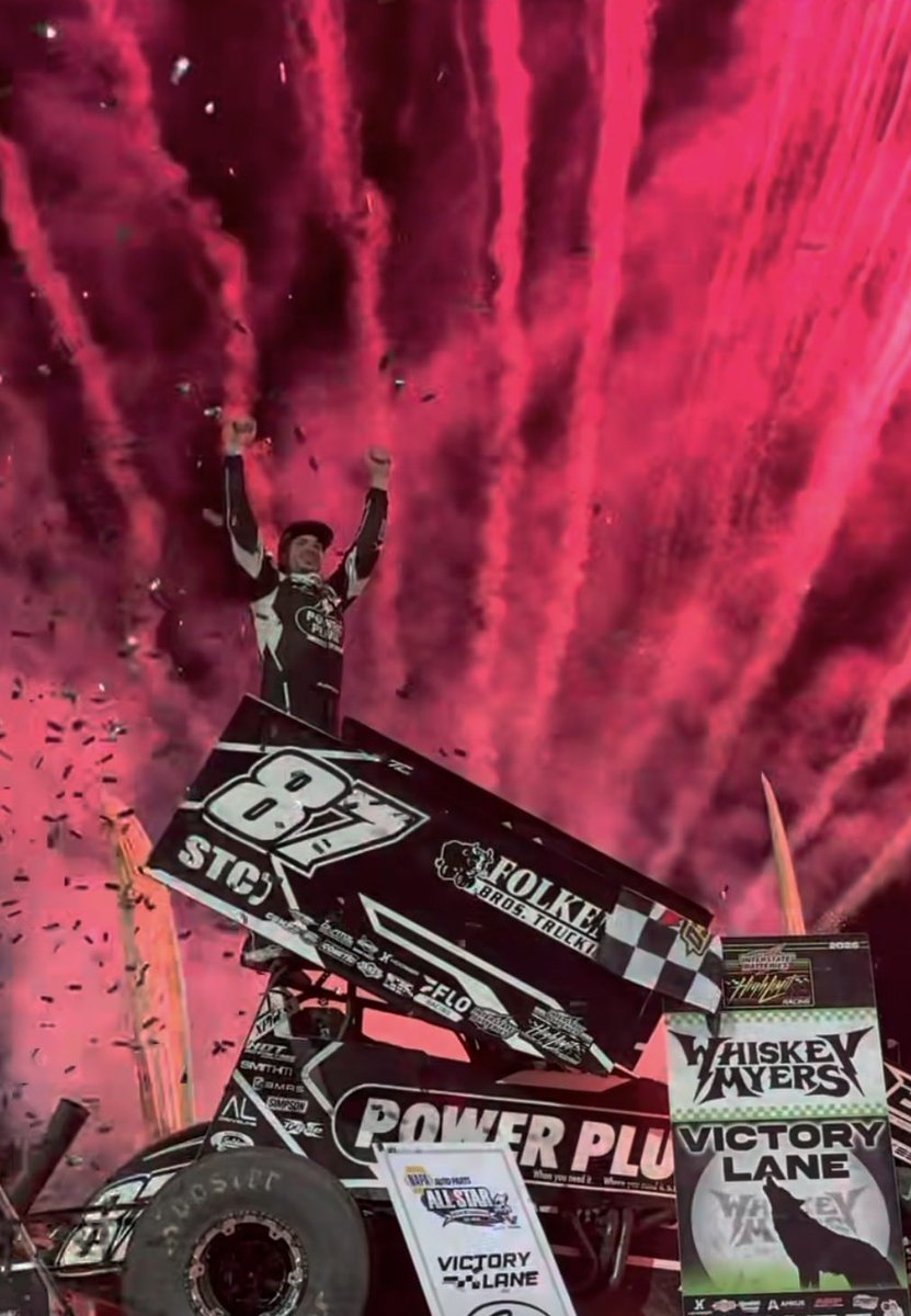 XXXRaceCo's tweet photo. Aaron Reutzel with back to back WINS at Kokomo Speedway in the Driven2SaveLives
Bryan Clauson Hero Classic with the High Limit Racing. Great job Aaron and RSR - Ridge &amp; Sons Racing.
#RaceHard #TeamTripleX #TripleXWIN https://t.co/5S1OC2bCfd
