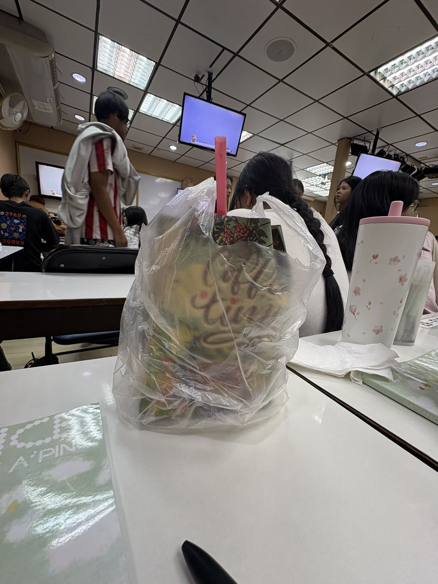juniisjuniing's tweet photo. https://t.co/Px8GT5bQjU