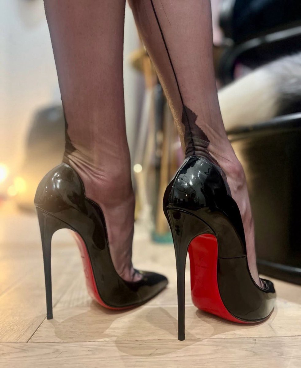 Louboutin Muse tweet media