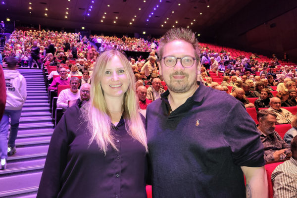 FrankLin5857's tweet photo. SHEN YUN 2026 SHOWS IN PARIS FRANCE 
神韻八大藝術團全球巡演系列 
https://t.co/zWpquQWu2s
「鼓勵人思考人生問題」 神韻巴黎爆滿落幕
   
2026年5月10日神韻紐約藝術團在巴黎國際會議中心進行了本演季的第16場演出，以場場爆滿結束了神韻2026年在法國的巡迴演出，共吸引23萬4千名觀衆，創歷史紀錄 https://t.co/Sy6web0sv4