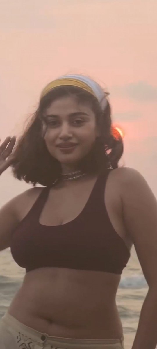 PVeerapandi's tweet photo. Exclusive Oviya unseen latest 👇

Thread 🧵 https://t.co/EYyn2VCneL