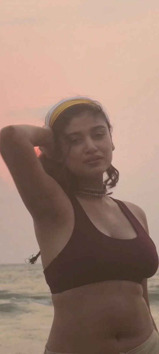 PVeerapandi's tweet photo. Exclusive Oviya unseen latest 👇

Thread 🧵 https://t.co/EYyn2VCneL