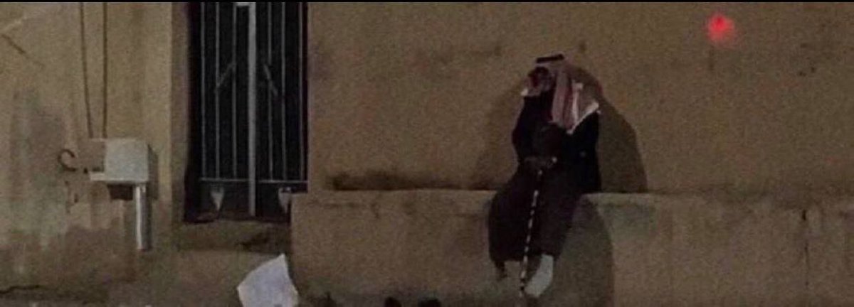عفى الله عن حالٍ براه الزمان الشين
ولا عاد باقي من عزومه سوى صبره .