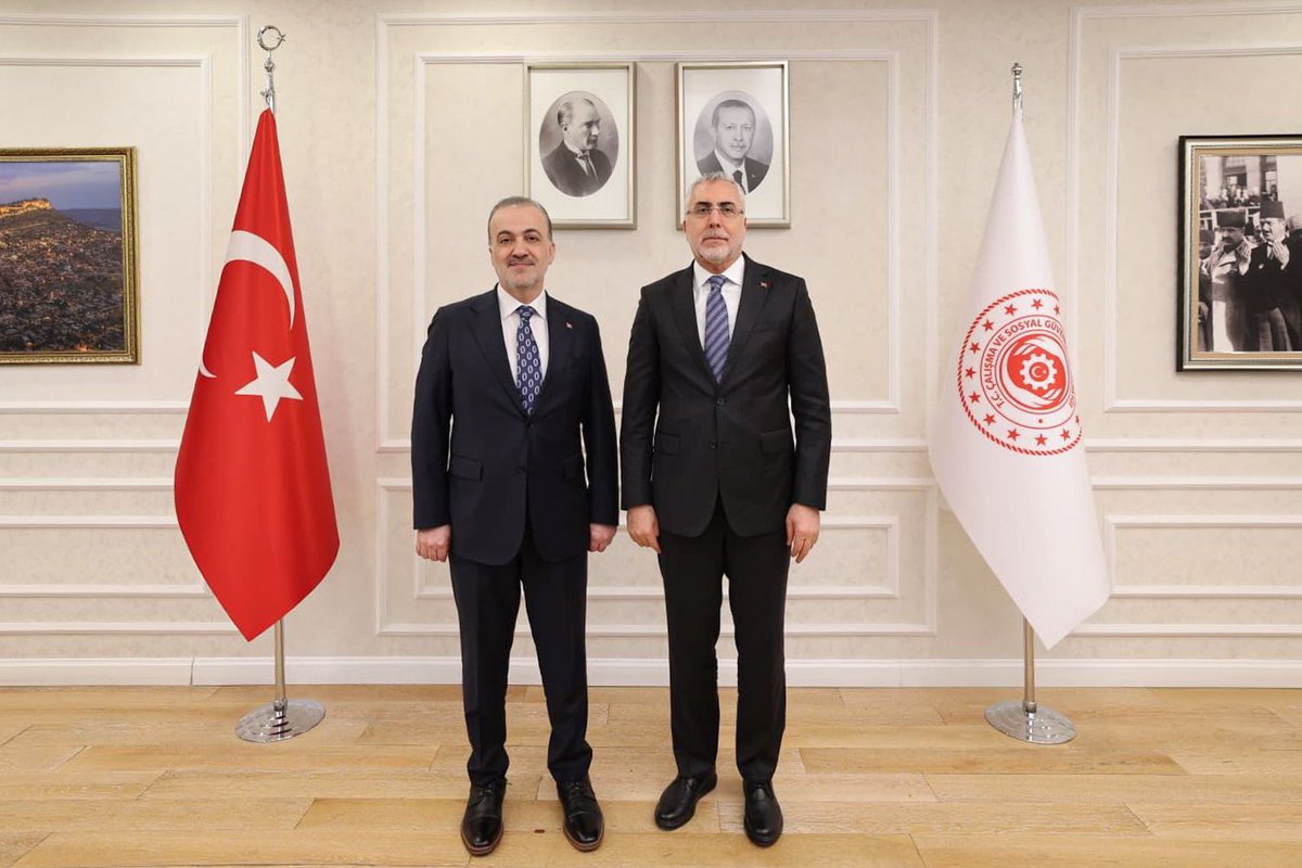 Çalışma ve Sosyal Güvenlik Bakanımız Sayın Prof. Dr. Vedat Işıkhan’ı (<a href="/isikhanvedat/">Prof. Dr. Vedat Işıkhan</a> )makamında ziyaret ettik.

Kocaeli’mize dair çalışmalar, sosyal politikalar üzerine verimli değerlendirmelerde bulunduk.

Nazik kabulleri ve kıymetli ev sahiplikleri dolayısıyla Sayın Bakanımıza