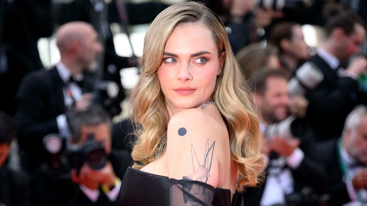 Pogopedia's tweet photo. La modelo y actriz británica Cara Delevingne se va a presentar en Primavera Sound Buenos Aires con su proyecto musical. https://t.co/0WCjiBZ5Nl