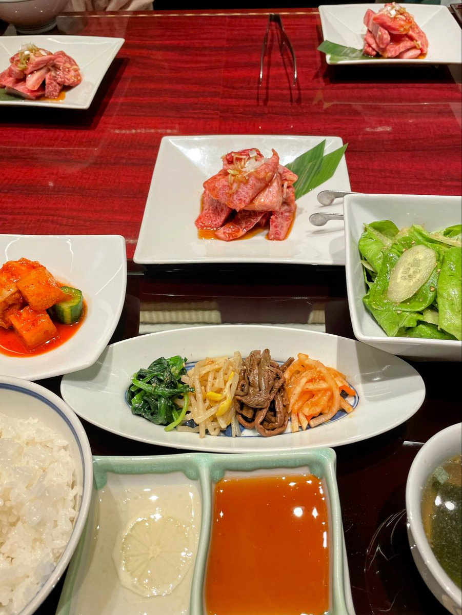 mutu7563's tweet photo. 1日遅れの母の日は叙々苑の焼肉ランチ☺︎
食後解散後はGODIVAのクレープが自分へのご褒美…からの帰宅後は種市のJapanユニホームが届いててダブルご褒美！ https://t.co/Fdhz4vfMuZ