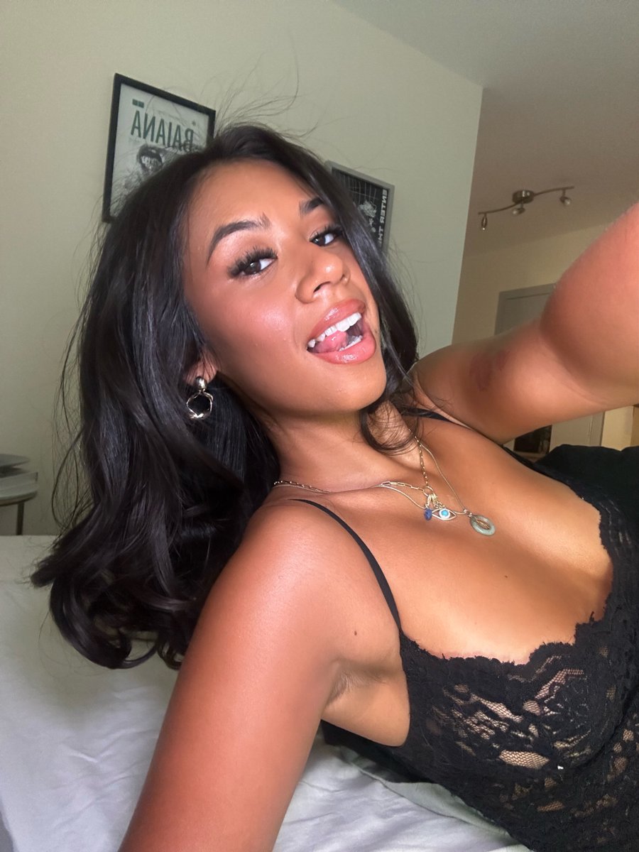 karinawavess's tweet photo. Hi guyss, go follow my TG channel for daily content 😉

https://t.co/do7aw50xwh https://t.co/GaVu2F8Vwq