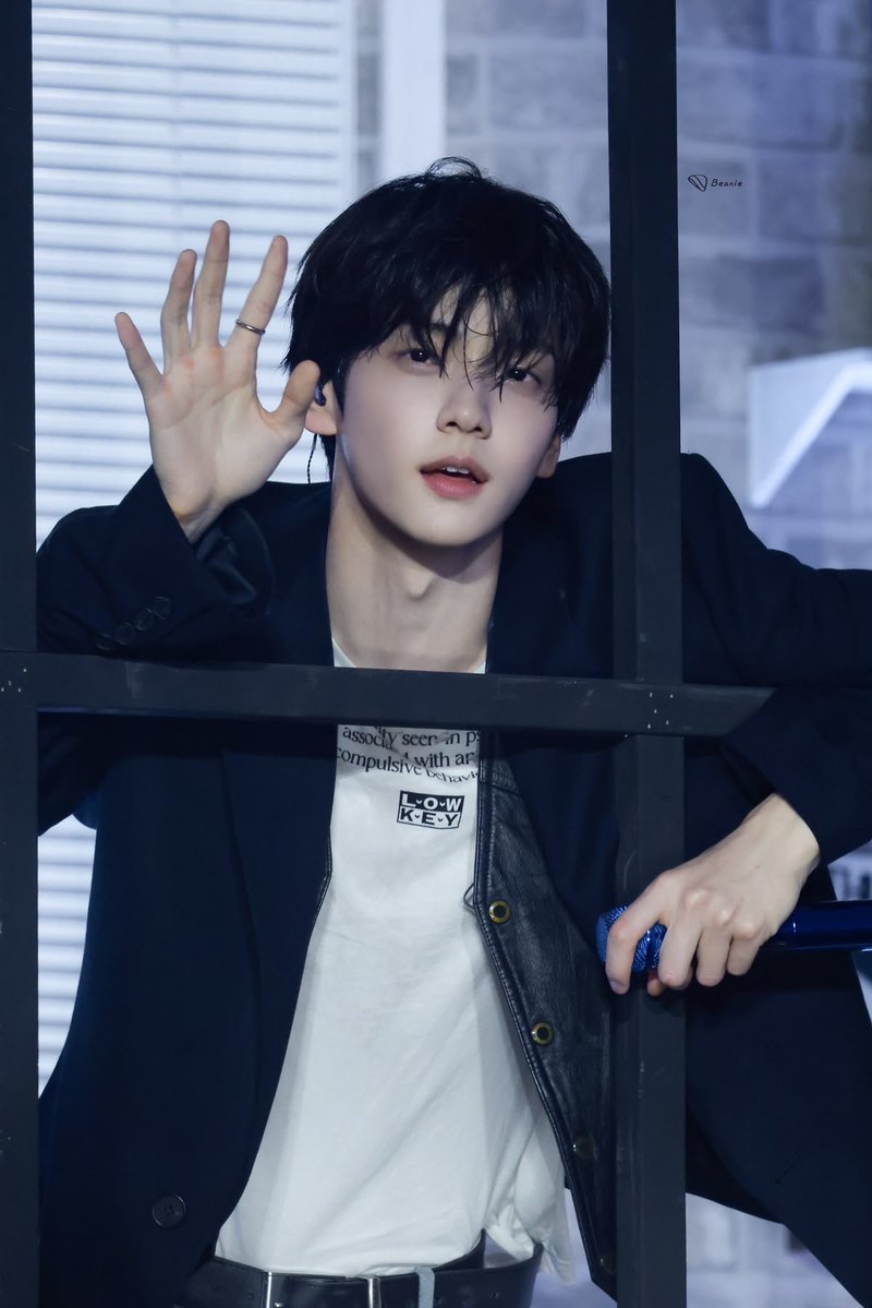 hourly soobin tweet media