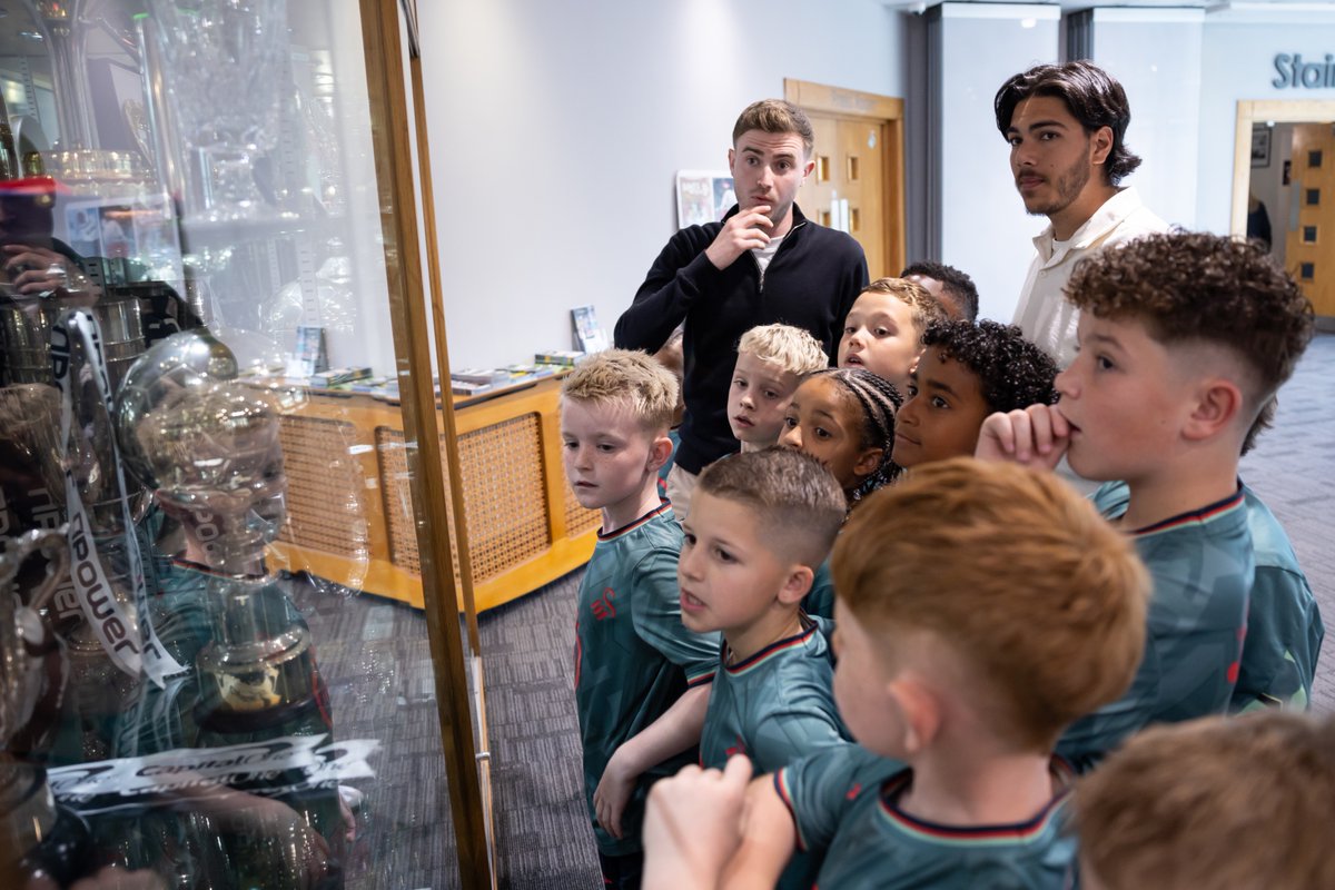 Swansea City Academy tweet media
