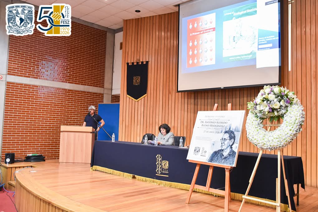 unam_fesz's tweet photo. En una emotiva ceremonia realizada en el auditorio del Campus 2, la comunidad de la Facultad y de la carrera de Biología rindió homenaje a la vida y legado del doctor Antonio Alfredo Bueno Hernández.

La nota en: https://t.co/A88VbfCmLP

#FESZaragoza #TodosSomosFESZaragoza https://t.co/b3nH0qXcRn