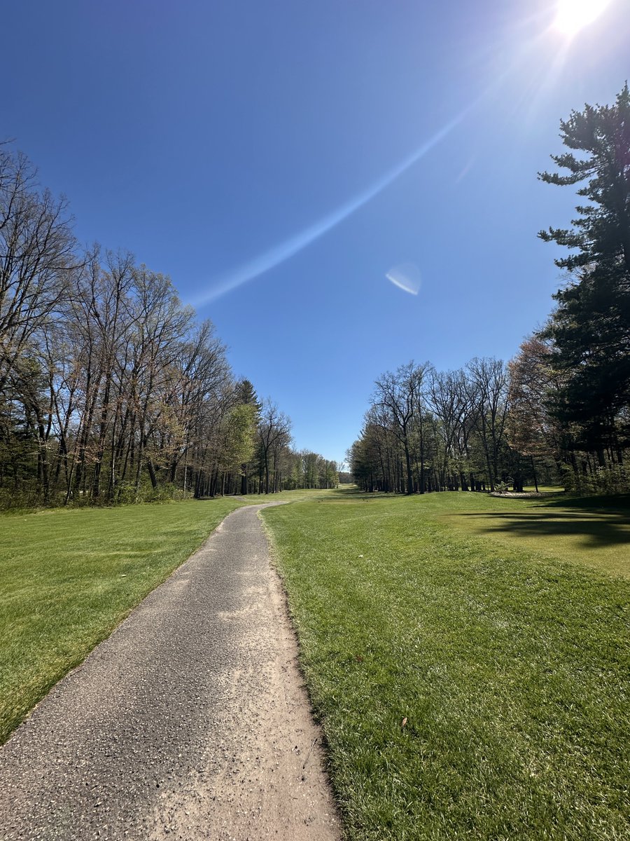 LazyGolfing's tweet photo. In true Lazy Golfing fashion, we had a late start to clock in our first full round of the year.

Great day out there! Stay Lazy!

🇺🇸☀️💨🌳🍃⛳️🏌️‍♂️ https://t.co/UGe7KaZieY
