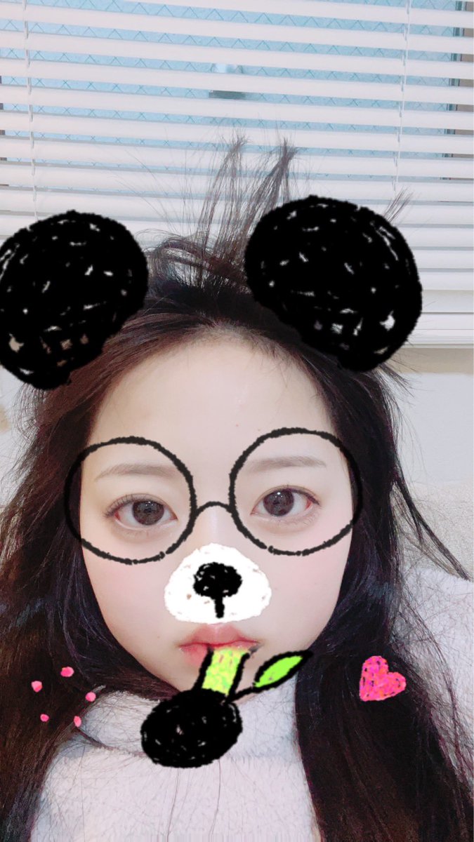 fai_iLiFE's tweet photo. みんな今日も1日お疲れ様でした~(,,> <,,)
月曜日よく頑張ったよ~🥲♡

明日（もはや今日）はね!!レッスンも何も無くておやすみなので、クッッソ寝る。

18時に「おはよう☀️」とか言って起きてきたらごめんね!!>  ̫<♪

様子のおかしいヲレを添えて。

おやすみなさい!!🌙✩.*˚【ALT】
#iLiFE!さん https://t.co/oTkVAr9KkK