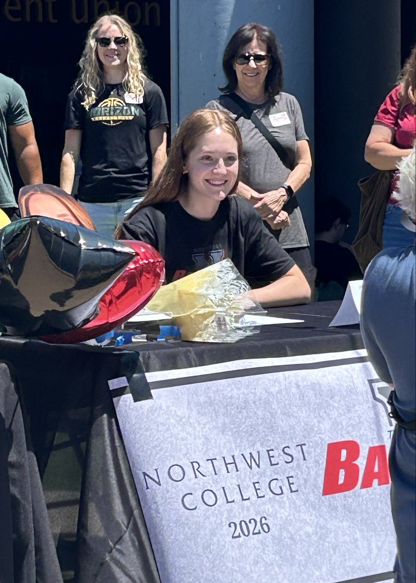 hhs_ladyhuskies's tweet photo. Congrats @PeytonSchiltz on your commitment to @NorthwestWBB !!! https://t.co/8XN4OVjBXa