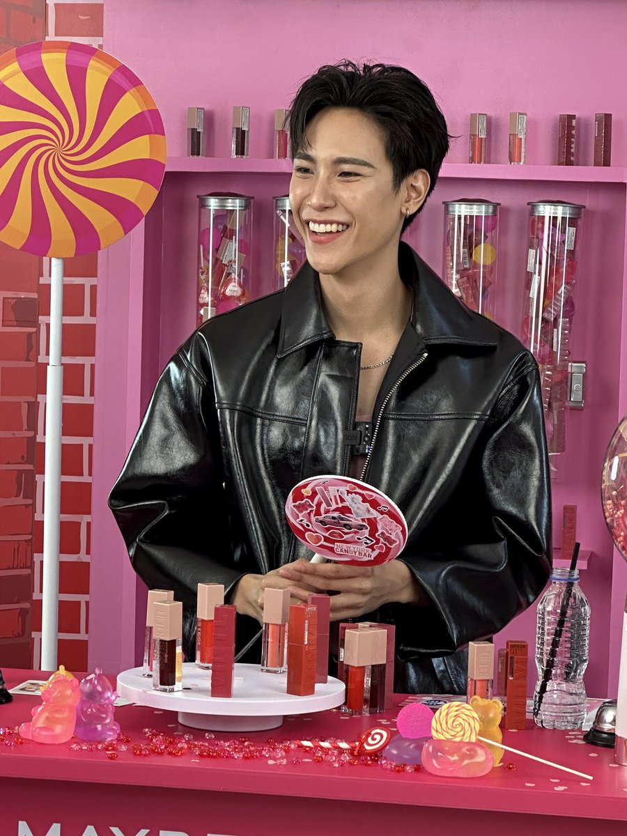 Maybelline New York (TH) tweet media