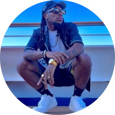 JoshFromSales's tweet photo. @Dreadful4Tymes How dare he make fun of St. Floyd 😤✊🏿✊🏿✊🏿 https://t.co/1Abpe6Juic