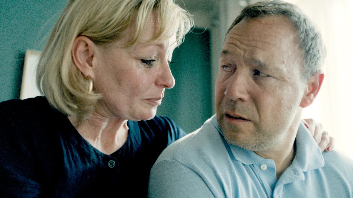 sebapucc's tweet photo. #Adolescence sbanca ai #BAFTA tv (peraltro miniserie #Netflix in inglese più vista di sempre): miglior miniserie, attrice, attore e attore non protagonista (+2 premi tecnici: regia e sonoro).
Perché è LA serie del 2025 (con #Milfigliodelsecolo): https://t.co/ucOjwpf17t
#tvtalk https://t.co/bzwK3SvrM4