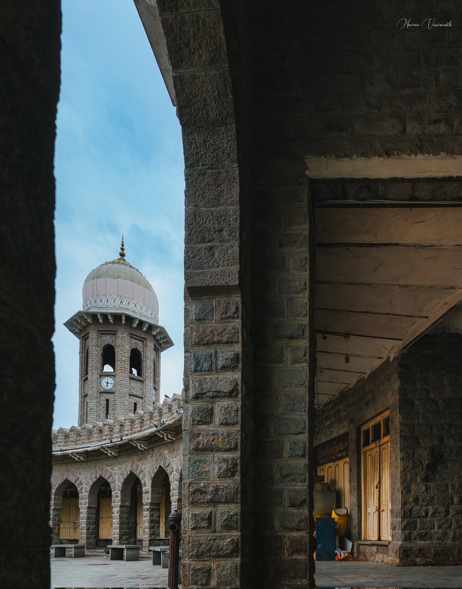 visualstoriez's tweet photo. Shadows, stone, and stories. Finding a quiet corner in the heart of Hyderabad.

From my archives.

Shot on Nikon Z6II | Nikkor 20mm Z.

#mozamjahimarket #hyderabad #architecturephotography https://t.co/QgRgEkwHBC