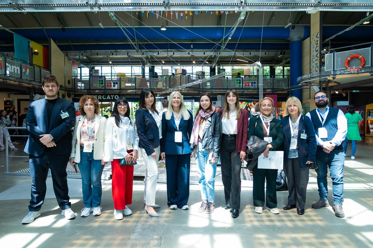 NewsUnindustria's tweet photo. #EurekaFunziona, oggi a Roma premiate sei scuole laziali. La nostra VP al #CapitaleUmano Alda Paola Baldi:

🗣️ “Sempre al fianco della #formazione dei giovani inventori”

#ComunicatoStampa #Unindustria
👉 https://t.co/ajRa5pnZMg

@Federmeccanica #Orientamento #STEM https://t.co/ZZttSuCWsQ