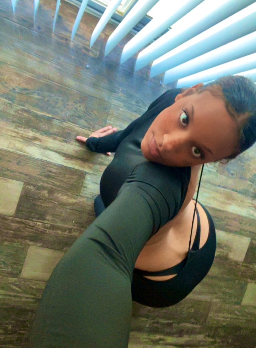 GreedyyGodd's tweet photo. Want to impress your new found Goddess? Tribute, double it, then beg for my attention. https://t.co/jkL83G1Kbn