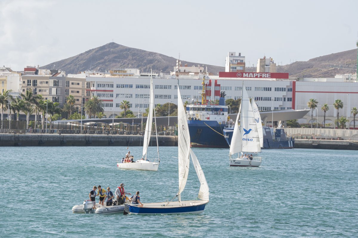 FIMAR_LPGC's tweet photo. El programa de #FIMAR cuenta también actividades náuticas para seguir acercando el mar al público desde distintos ámbitos. ⛵️🌊⚓️
Consulta los detalles en 👉https://t.co/GooJXT7tfd y apunta tus favoritas.
Te esperamos del 22 al 24 de mayo en el Muelle Sanapú. https://t.co/12olAUlkPh