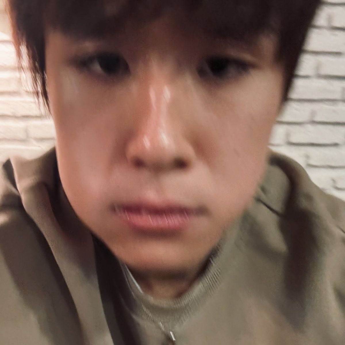 : แม่จ๋า เด็กคนนั้นบอกว่าลูกอ้วน แม่ว่าลูกอ้วนมั้ย
; อ้วนมาก หมูอู้ด🐽