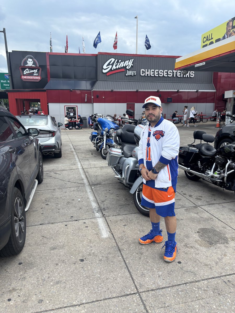 GaBeGRaMs's tweet photo. #knicks #newyorktakeover https://t.co/c99mS6rpMY