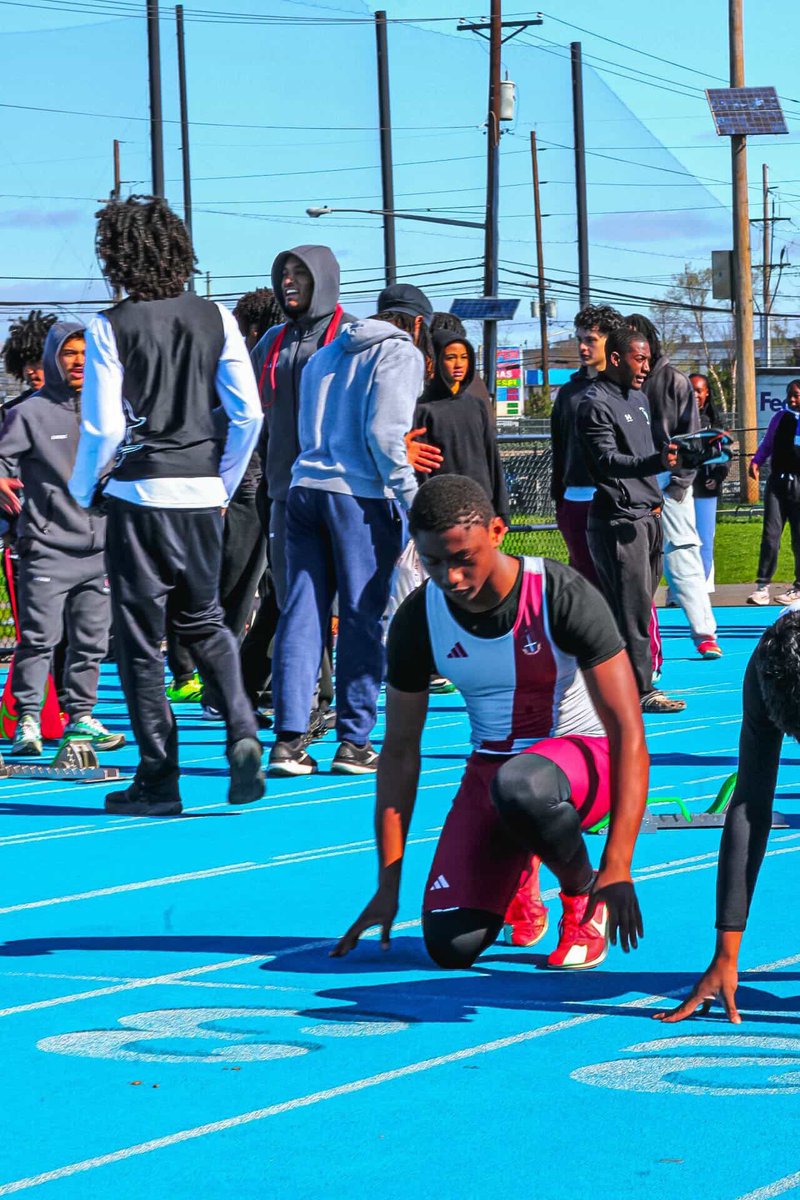 5withKhi's tweet photo. Always on a field… just depends which one 🏈🏃🏾‍♂️
#recruitme #classof2029 #5withkhi #agtg
#Trackandfield https://t.co/t5IJ4aebRh