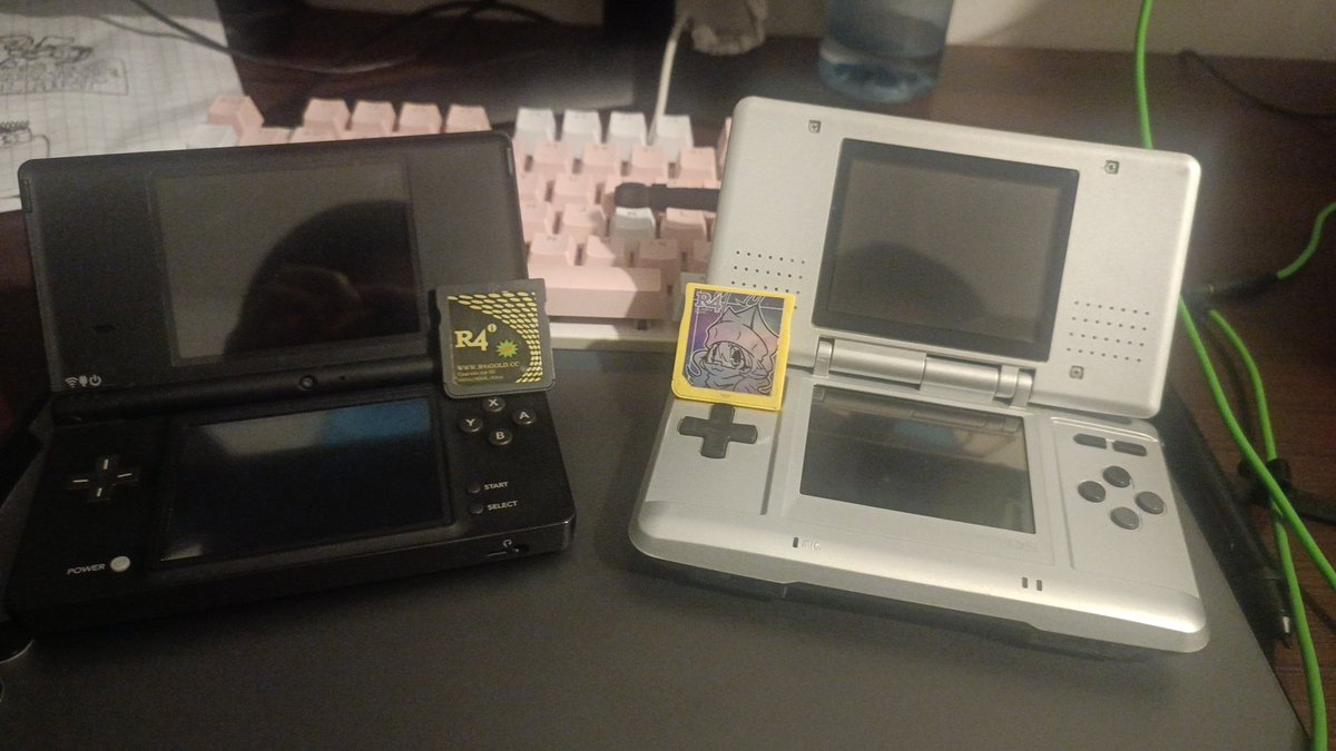 got_breaded's tweet photo. @n3dsxlcn La mejor que hay. Que te parece mi r4 Nintendo3DsXL? https://t.co/C4l8q8nzAo